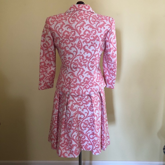 Chic feminine skirt suit - Picture 5 of 11